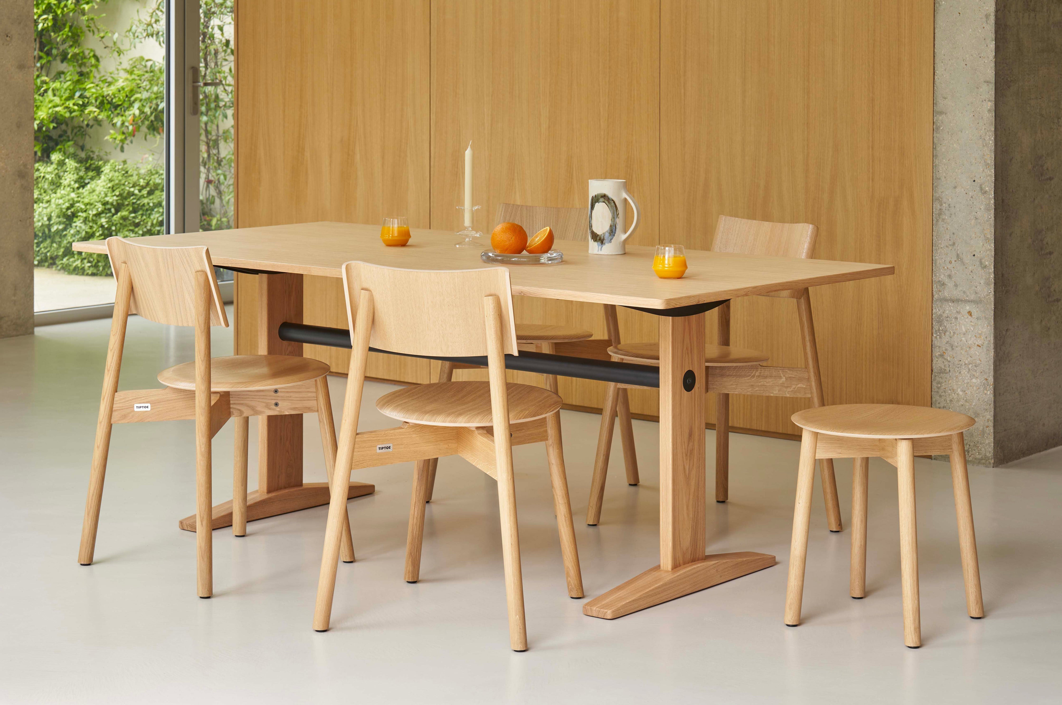La table POST, dessinée par Jun Yasumoto