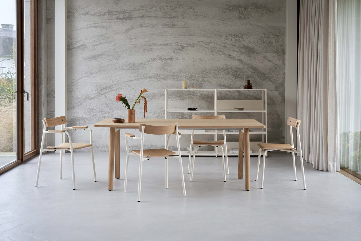 La collection de chaises ÉTUDE