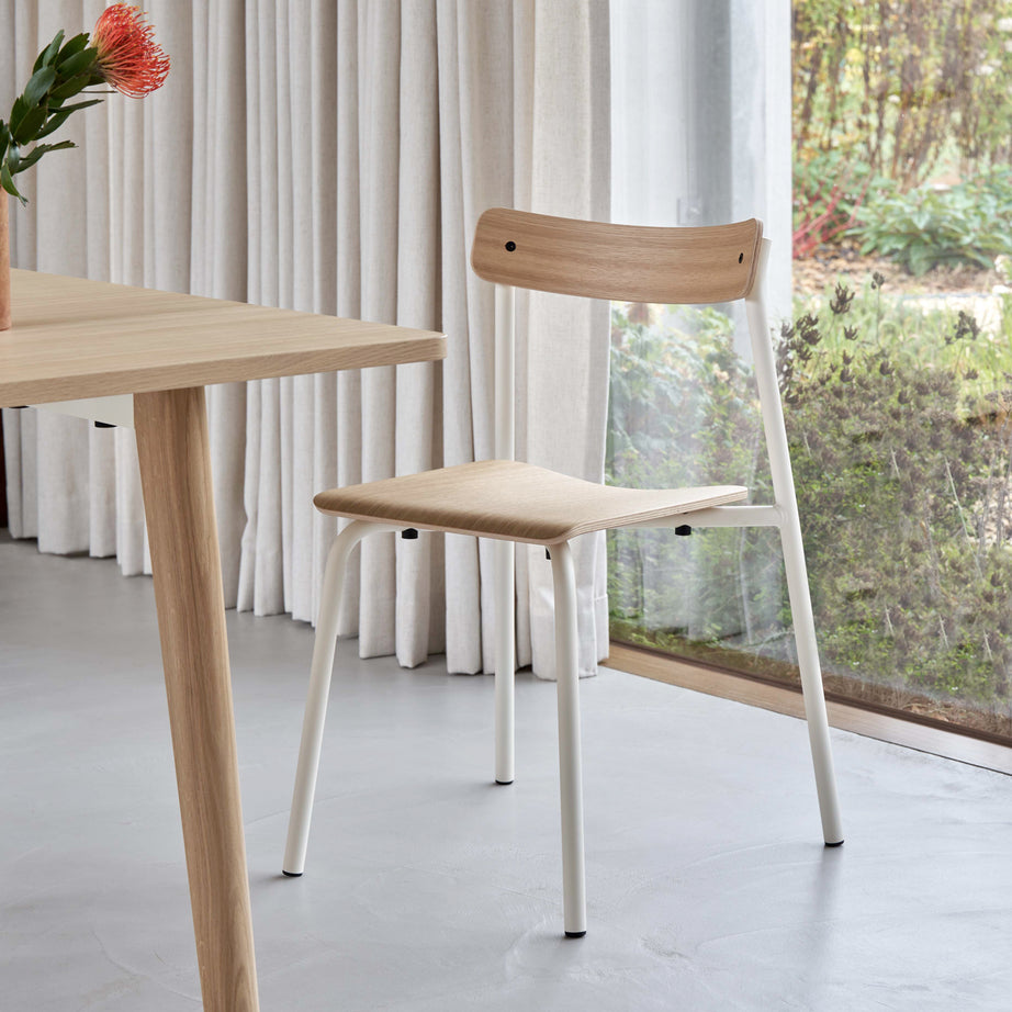 Chaise ETUDE - bois éco-certifié