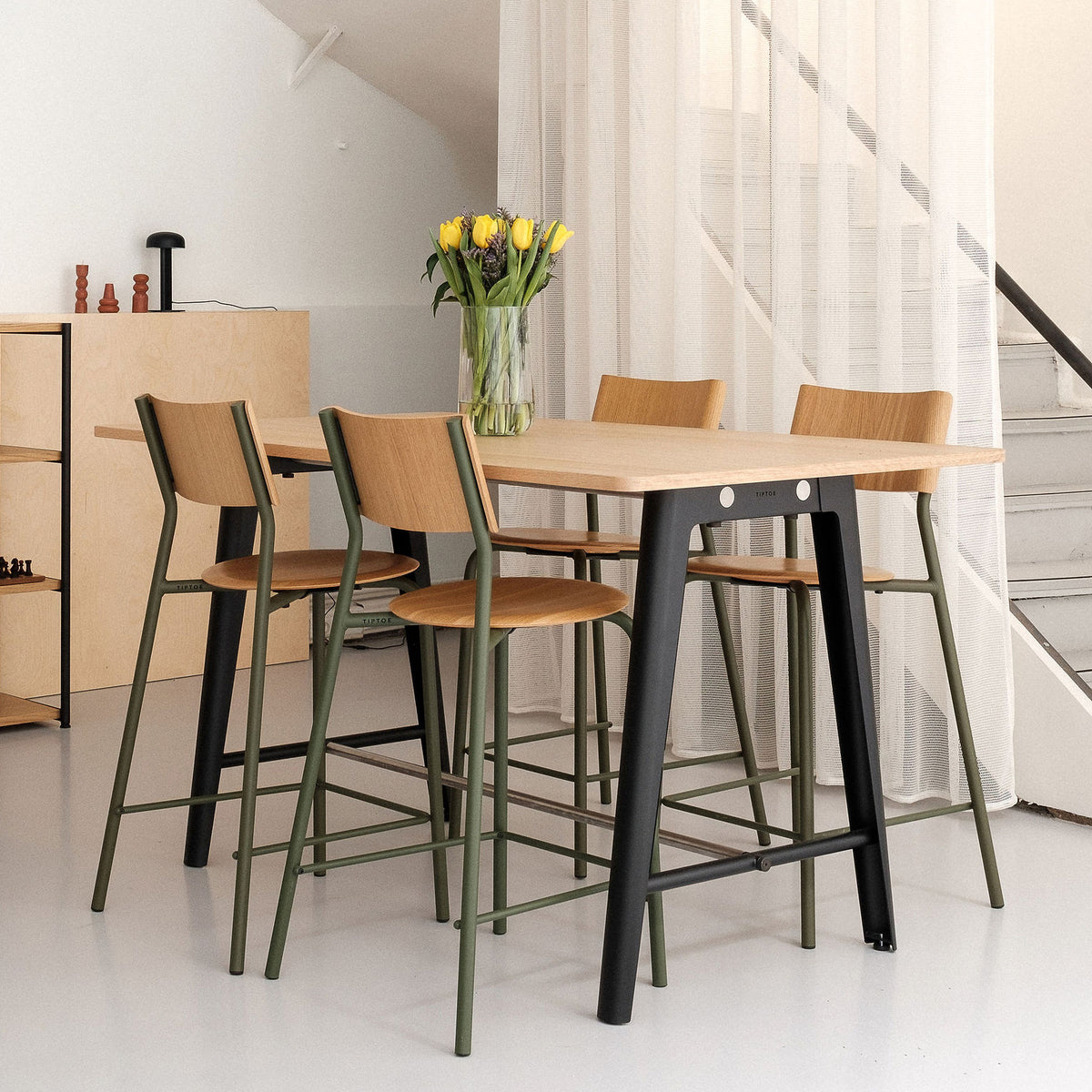 Hoher Tisch NEW MODERN aus ökozertifiziertem Holz – Tiptoe