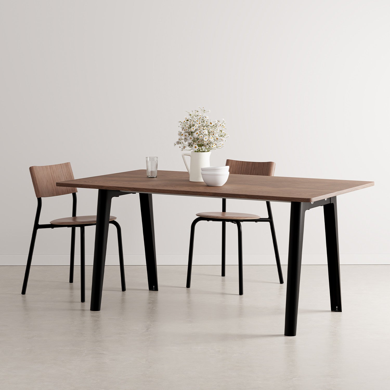 Table à manger NEW MODERN - noyer éco-certifié
