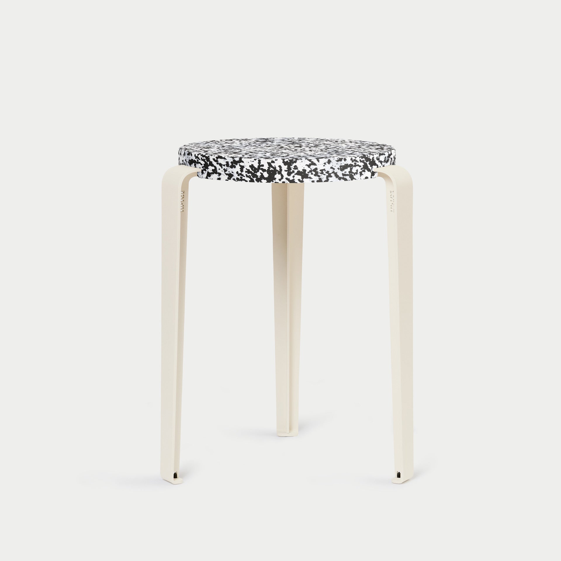 Tabouret LOU - plastique recyclé Macchiato