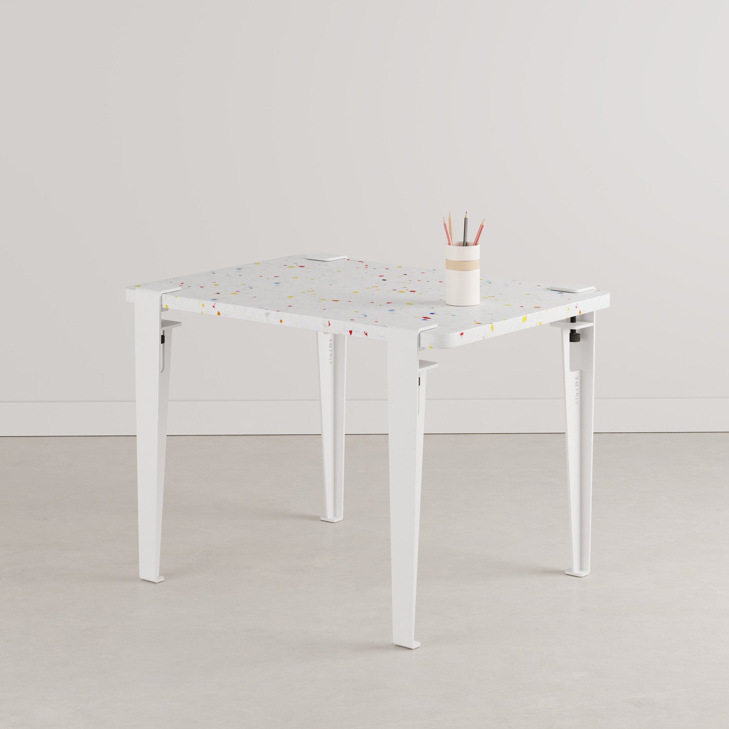 Bureau enfant TIPTOE 70x50cm - plastique recyclé Tutti Frutti