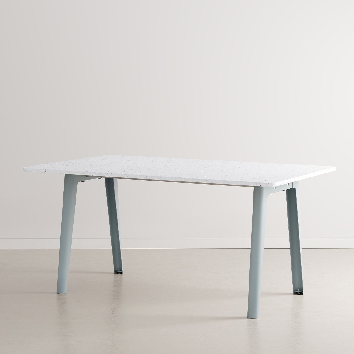 Table à manger NEW MODERN - plastique recyclé Venezia