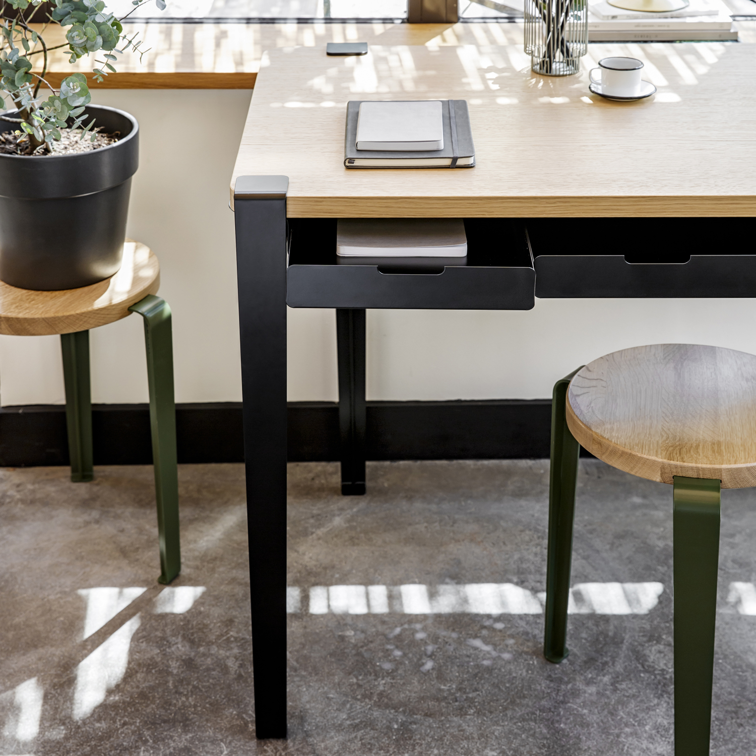 Schreibtisch TIPTOE 120x60cm mit Schubladen - öko-zertifiziertes Holz