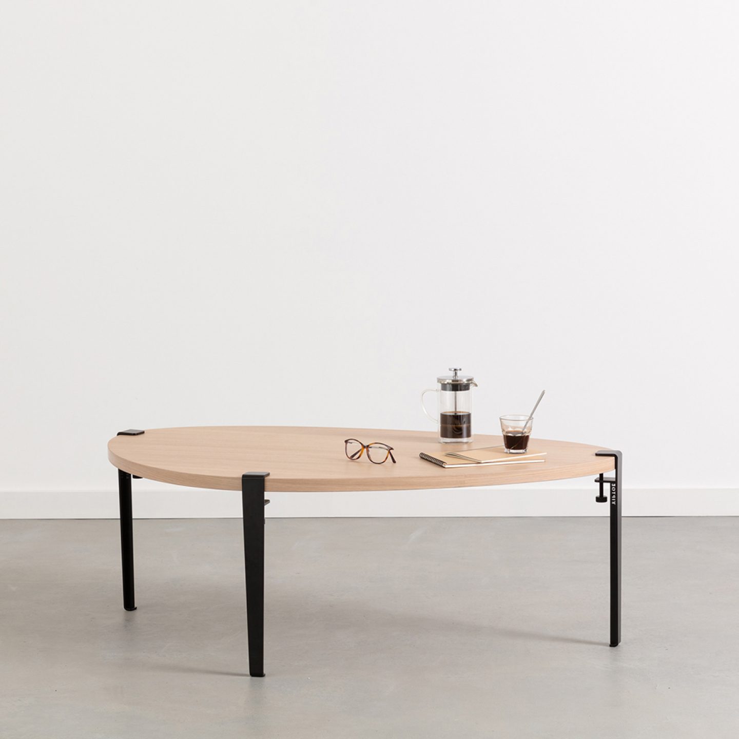 TIPTOE coffee table 120x75cm - solid oak