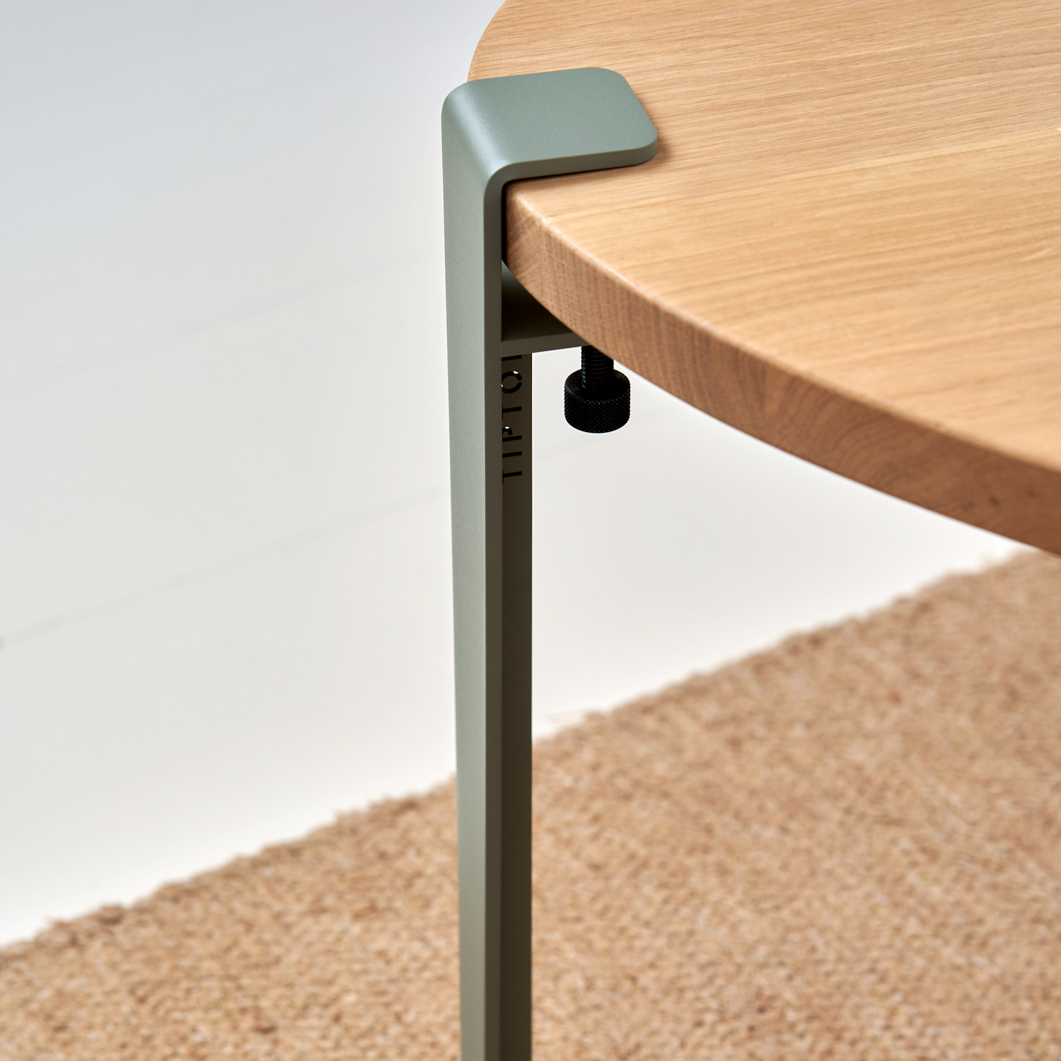 TIPTOE round coffee table Ø 90cm - solid oak