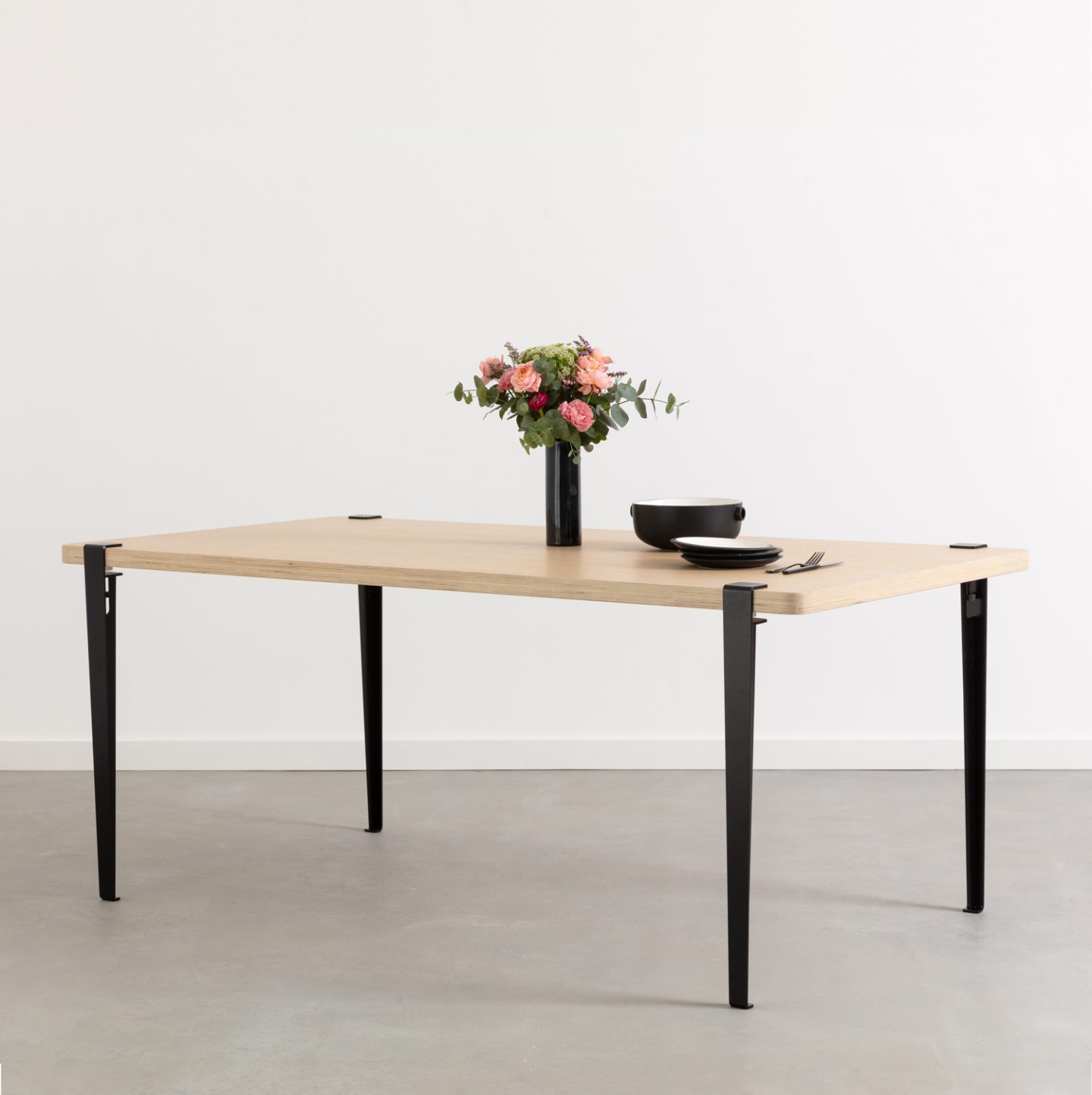 TIPTOE dining table 180x90cm - eco-certified wood