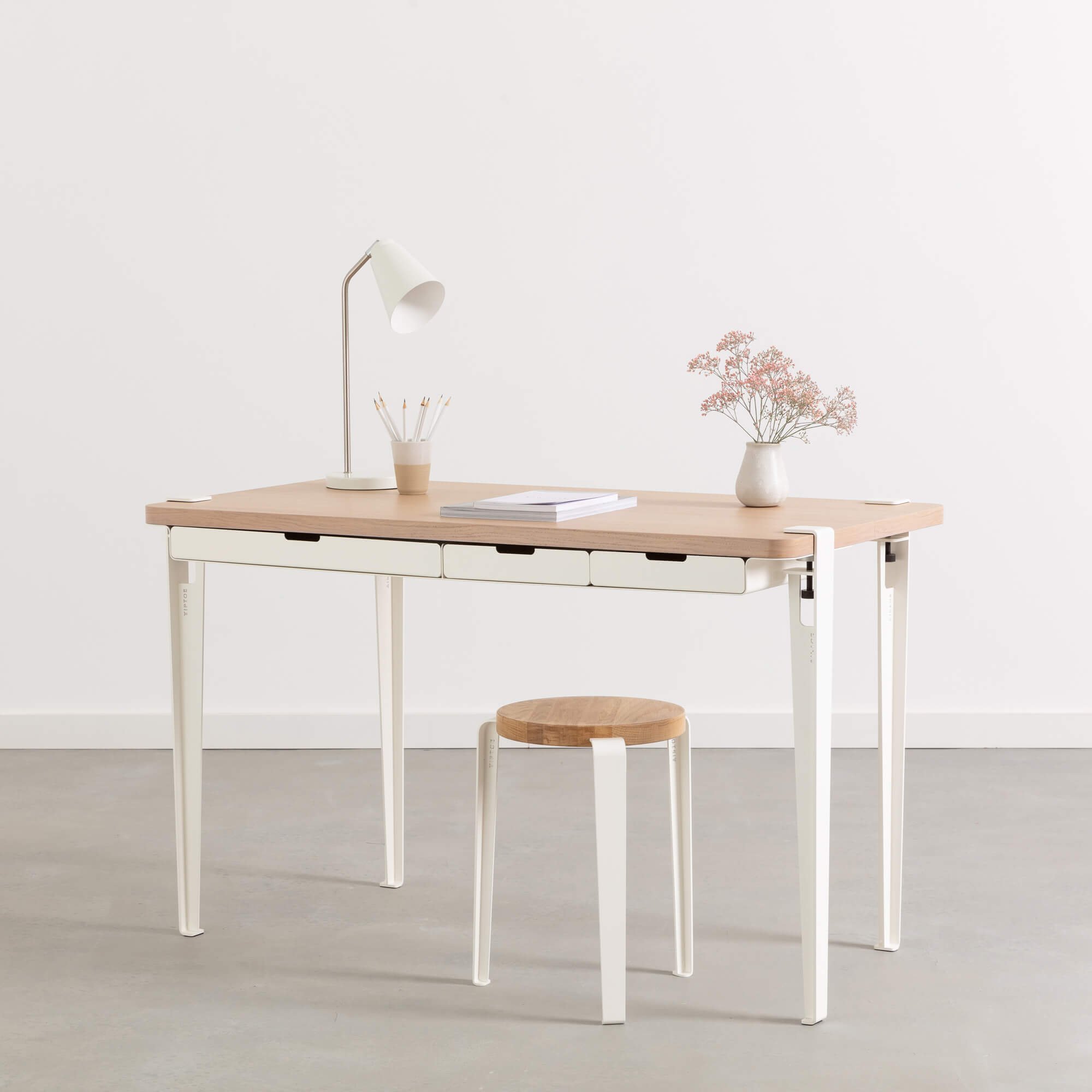 Schreibtisch TIPTOE 120x60cm mit Schubladen - öko-zertifiziertes Holz