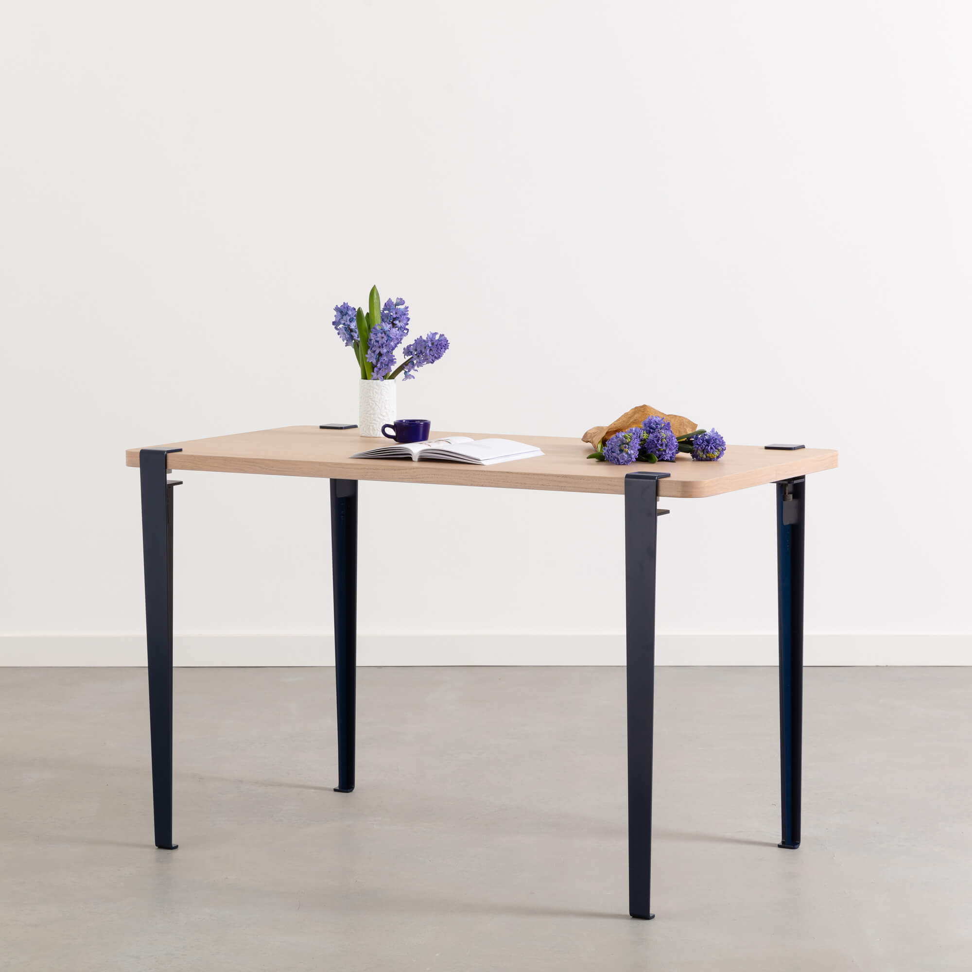 Spiritus inden for Perfervid NOMA desk - TIPTOE legs and oakwood table top