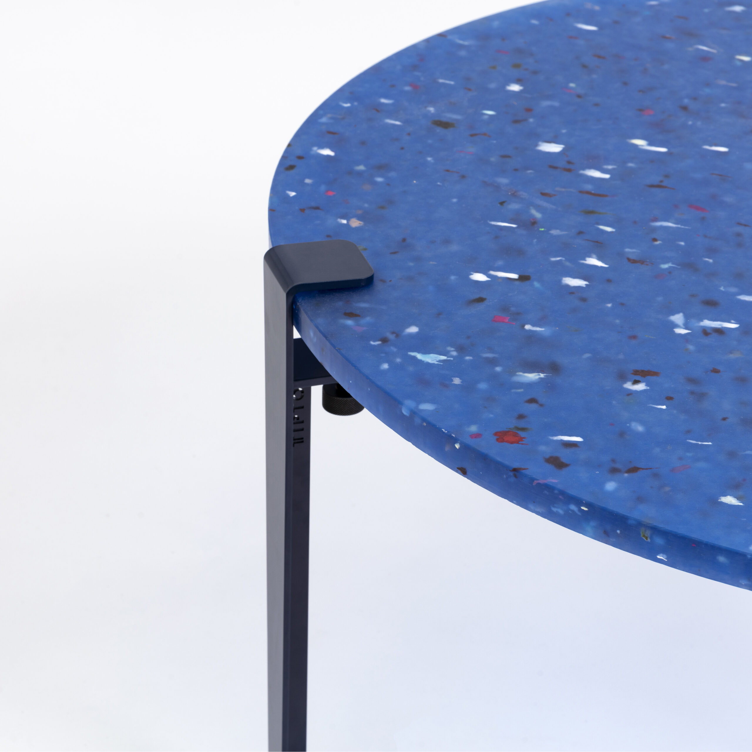 TIPTOE round coffee table Ø 80cm - Pacifico recycled plastic