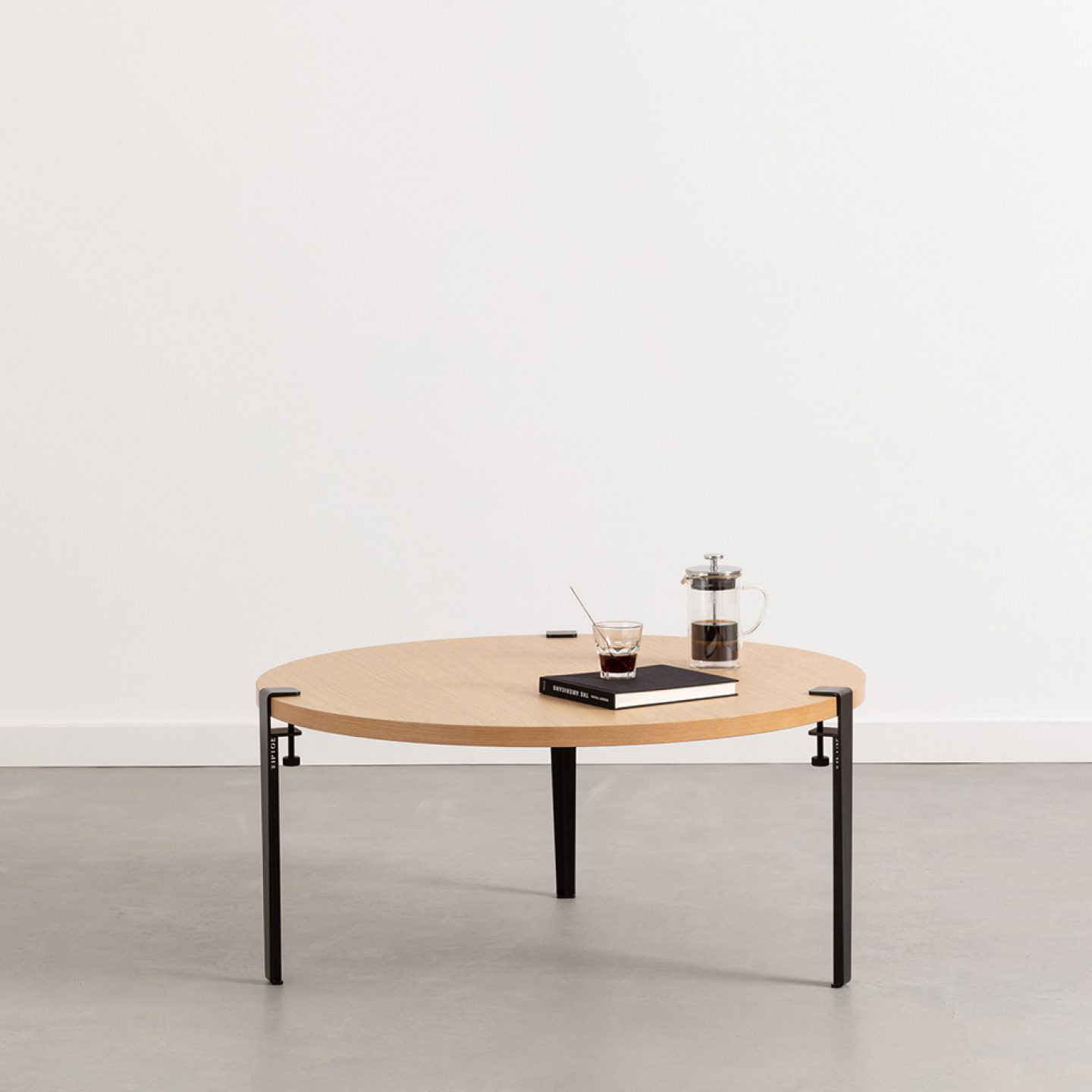 TIPTOE round coffee table Ø 90cm - solid oak