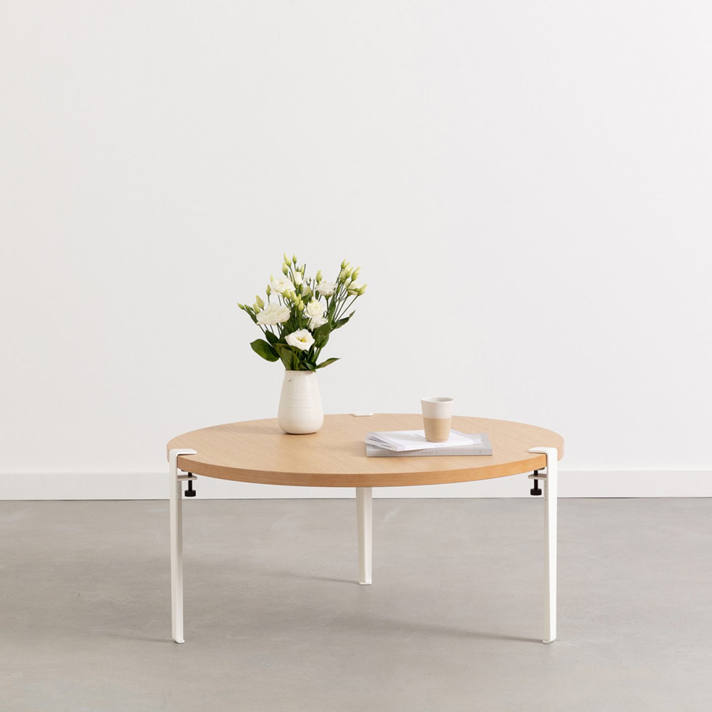 TIPTOE round coffee table Ø 90cm - solid oak