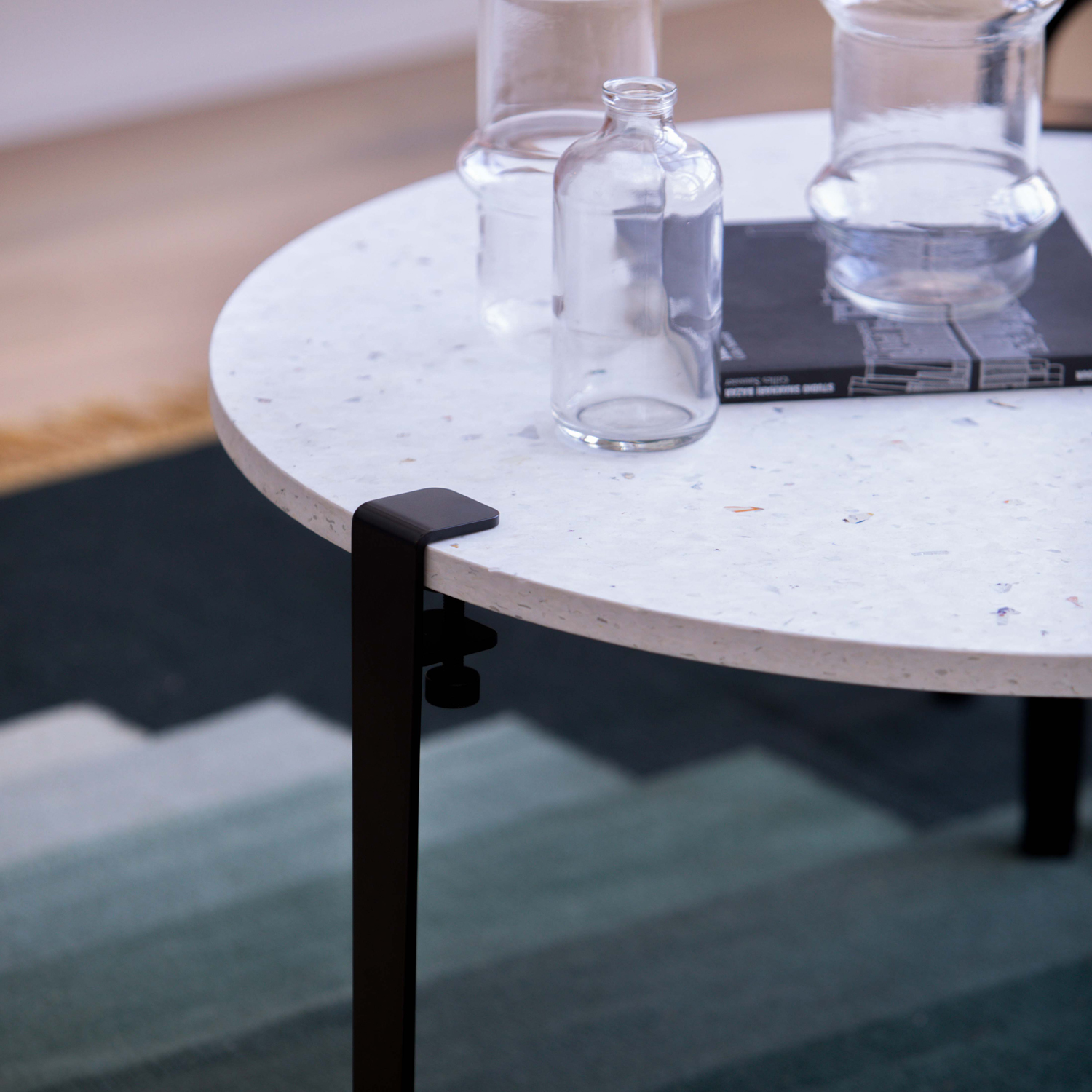 TIPTOE round coffee table Ø 80cm - Venezia recycled plastic "Imperfect"