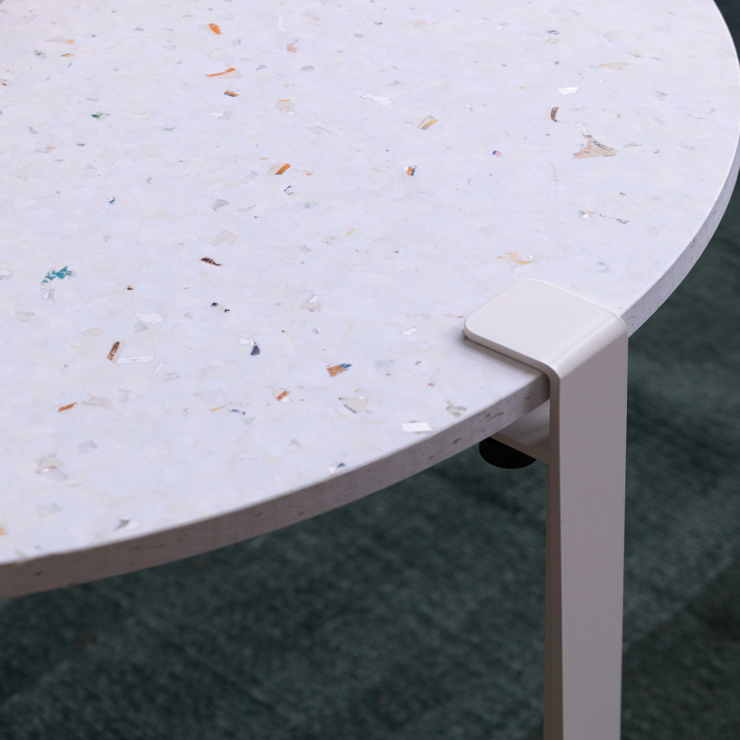 TIPTOE round coffee table Ø 80cm - Venezia recycled plastic "Imperfect"