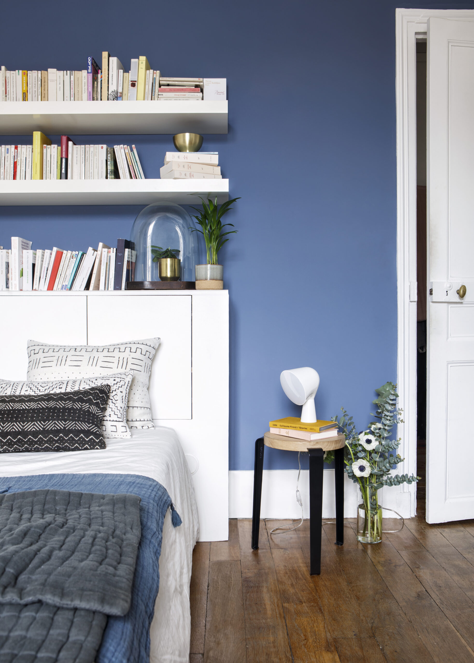 LOU stool - eco-certified wood