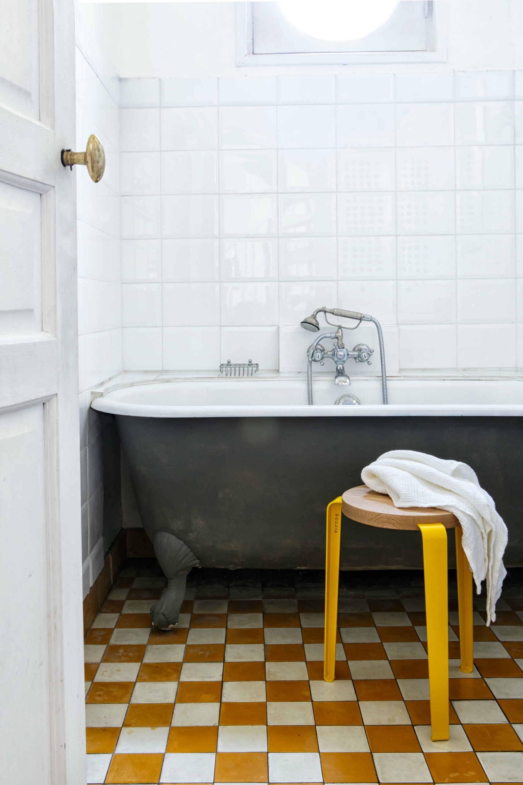 LOU stool - eco-certified wood