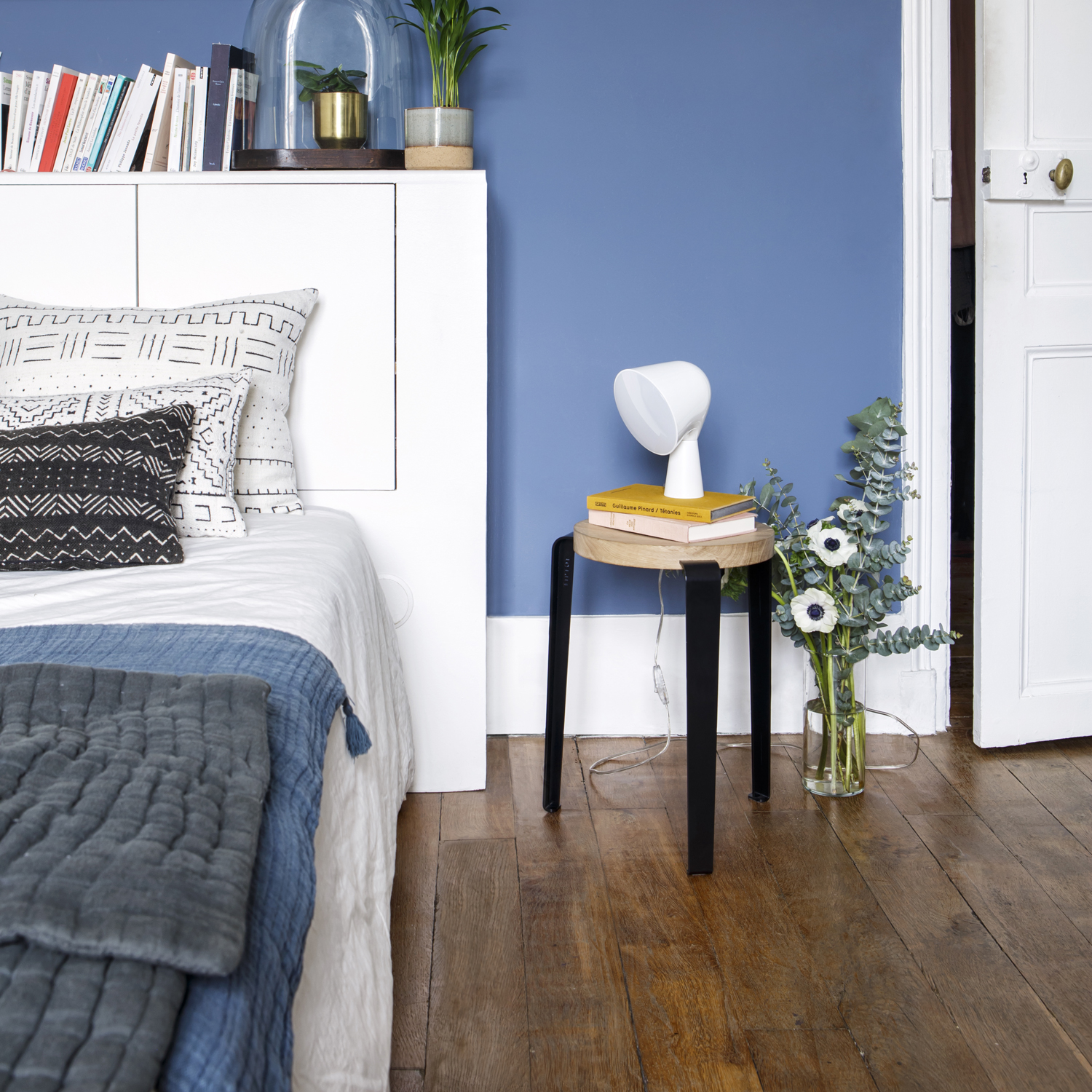 LOU stool - eco-certified wood