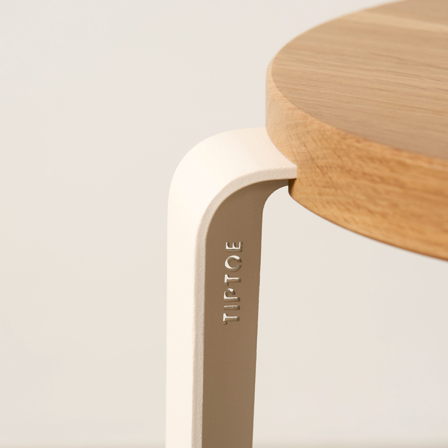 Hocker LOU - massive Eiche