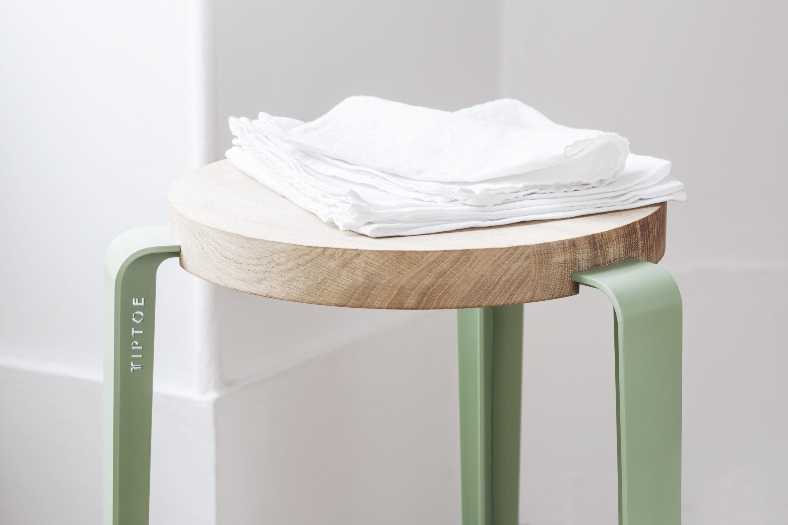 LOU, the versatile stool
