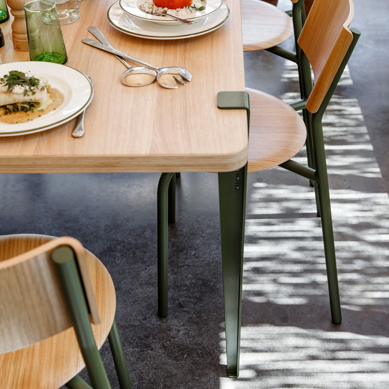 TIPTOE dining table 180x90cm - eco-certified wood
