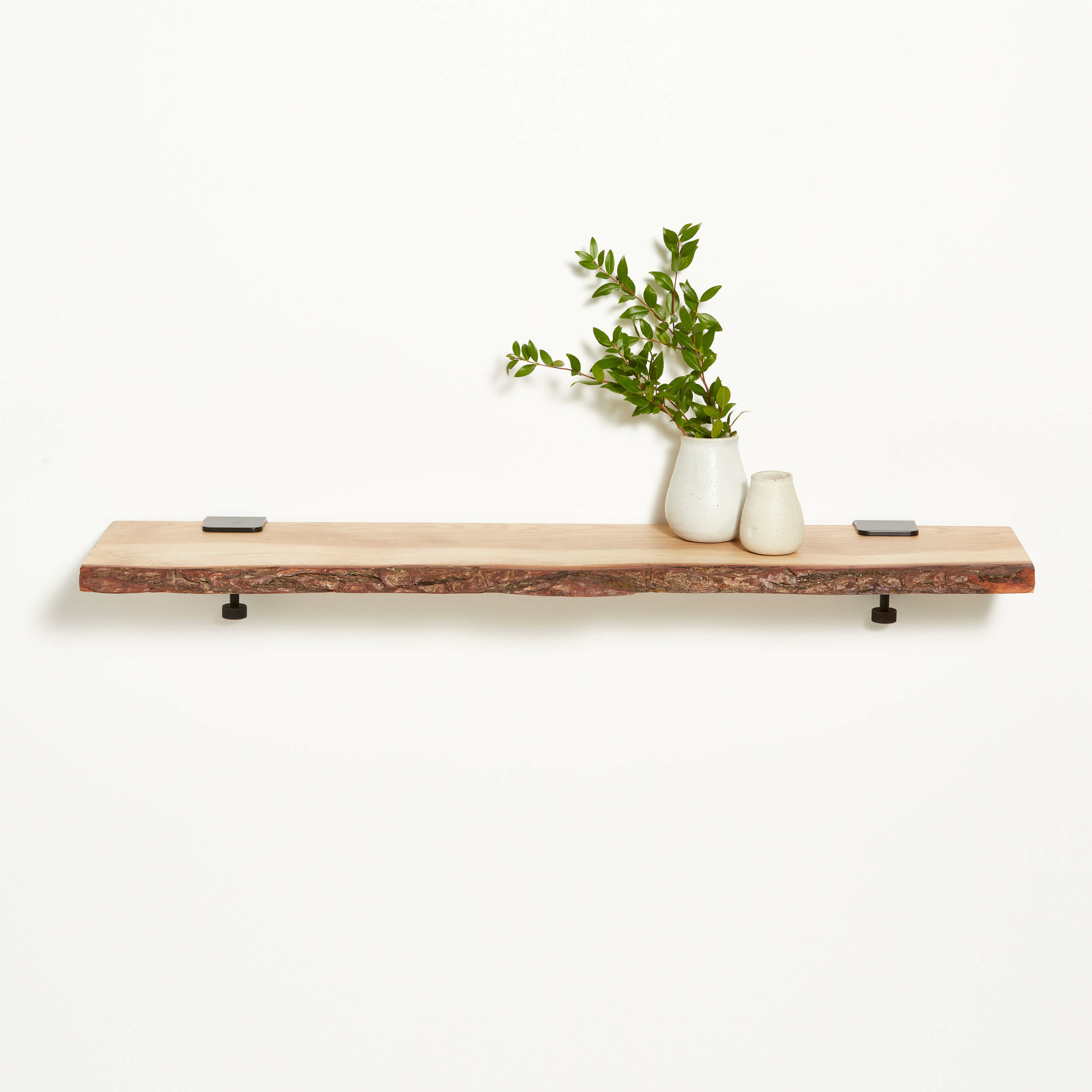 Etag re murale simple en bois brut avec corce 90 cm Etag re murale simple en bois brut avec corce 90 cm