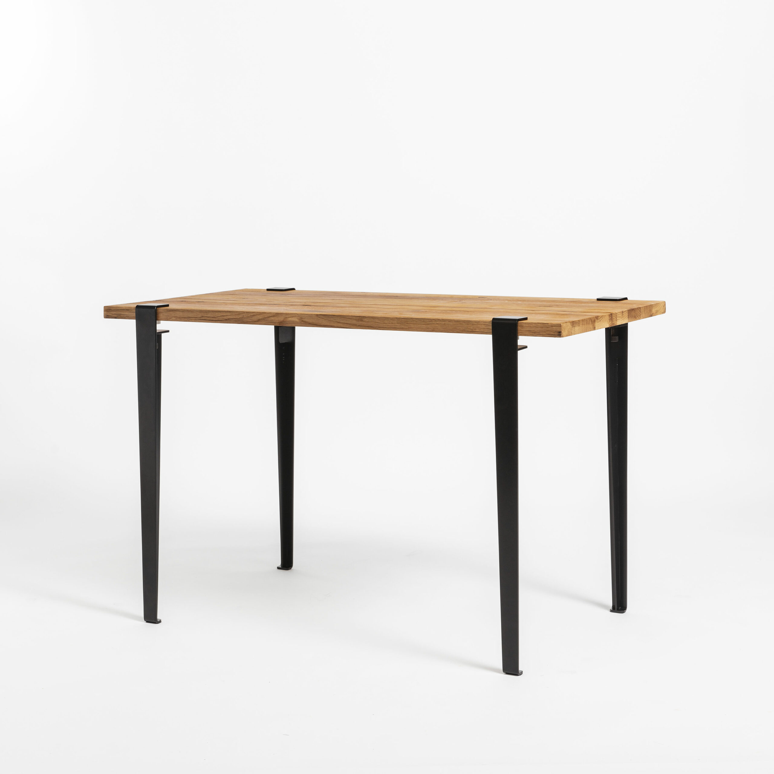 Bureau en bois ancien avec pieds de table en acier TIPTOE