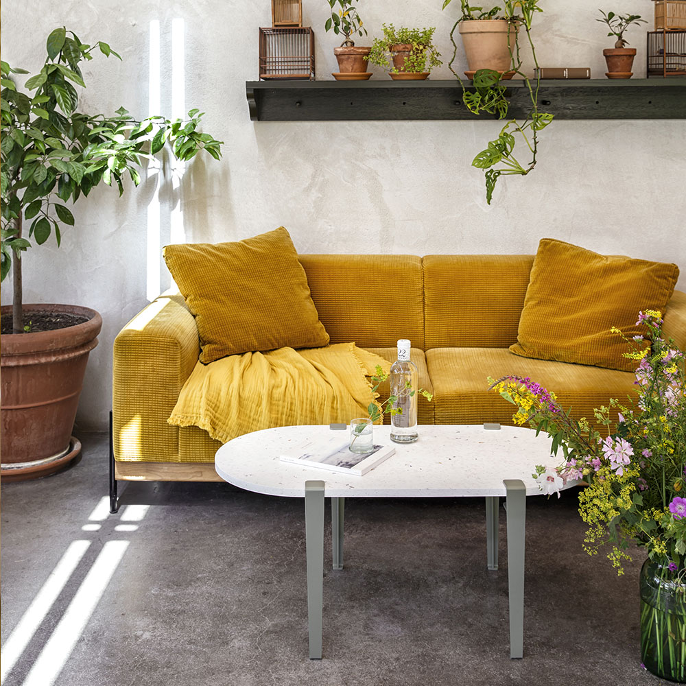 White oval coffee table in recycled plastic TIPTOE
