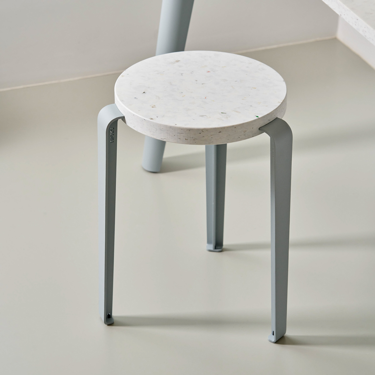 LOU stool - Venezia recycled plastic