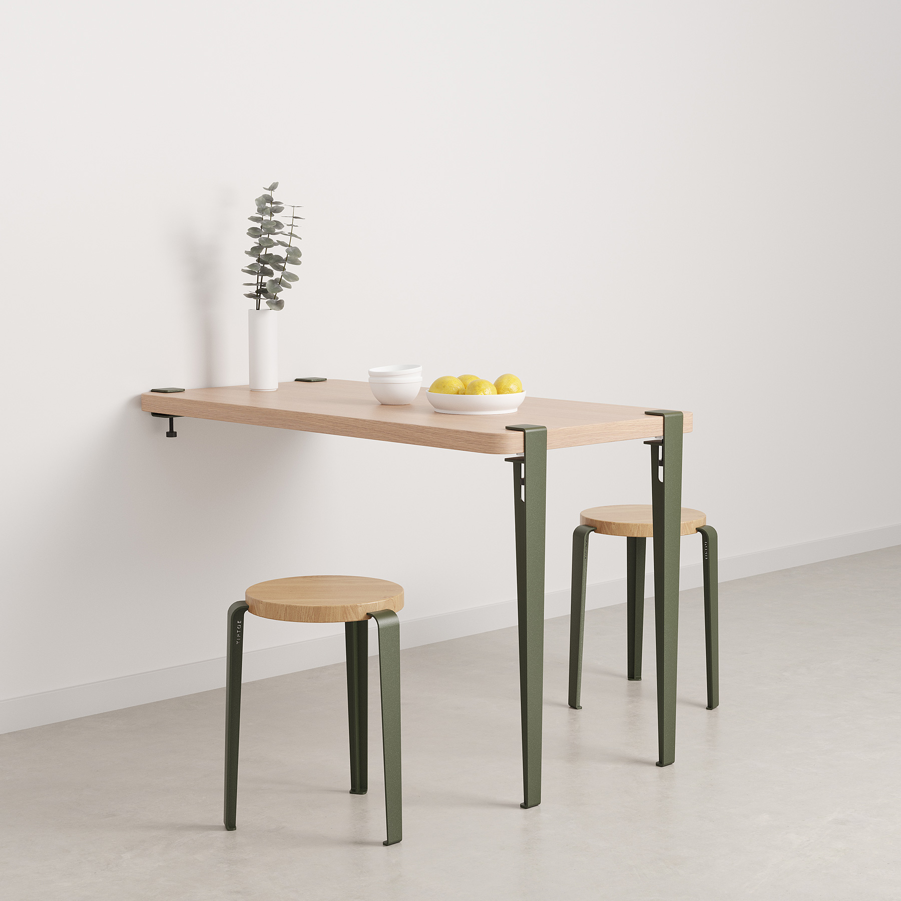 table murale avec tabourets vert