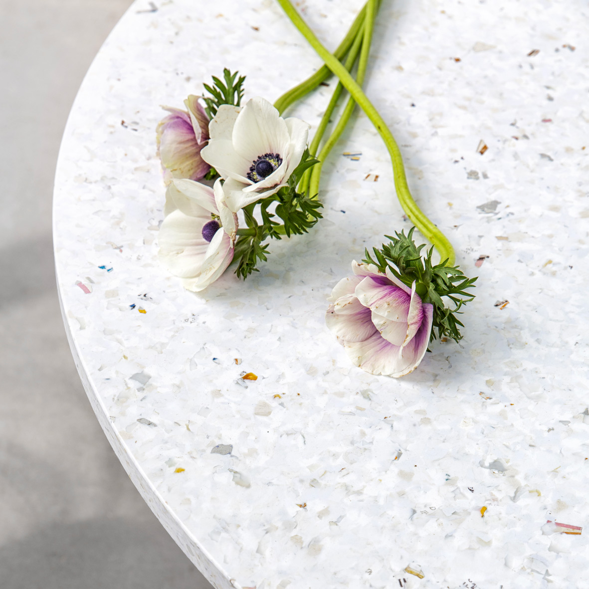 NEW MODERN round table Ø 108cm - Venezia recycled plastic