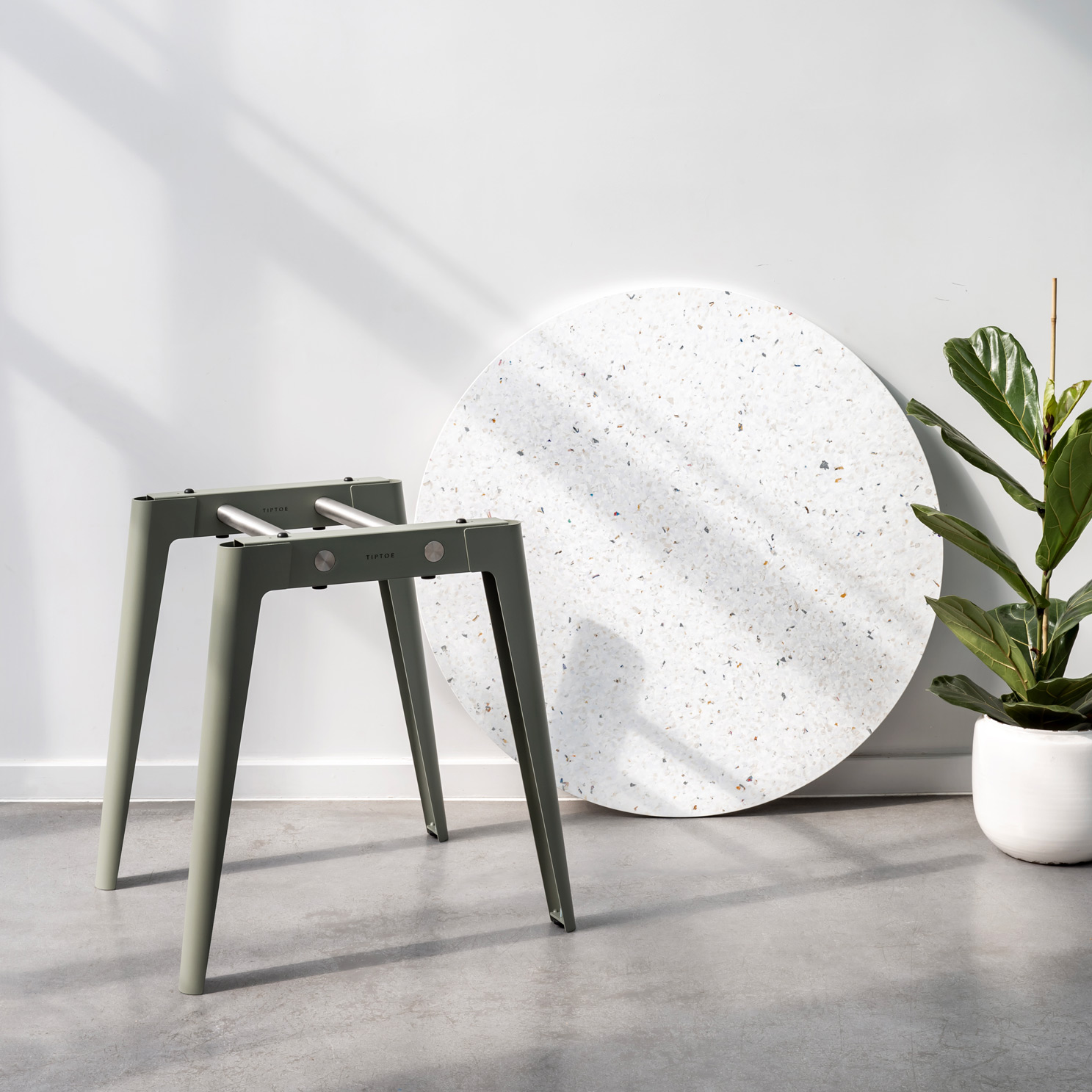 NEW MODERN round table Ø 108cm - Venezia recycled plastic