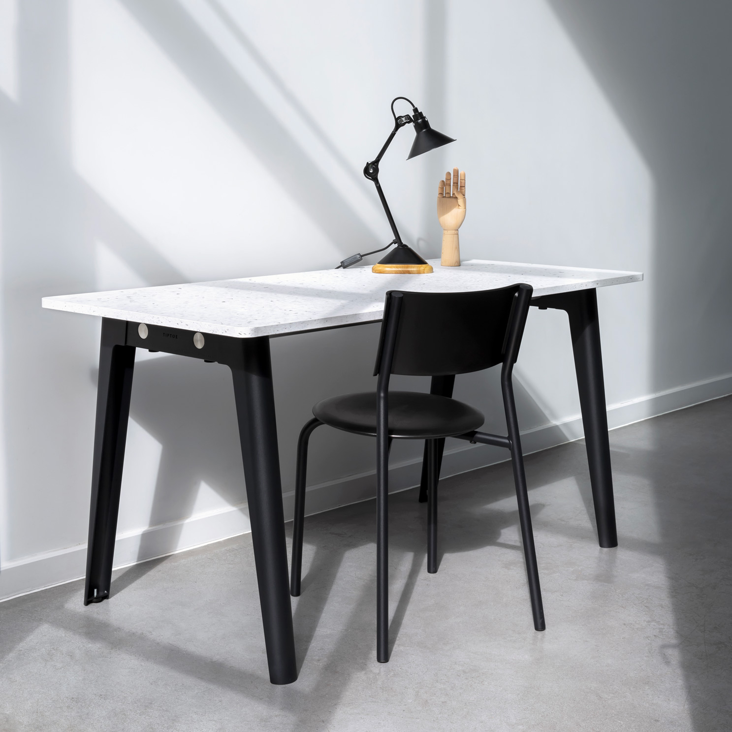 NEW MODERN desk – recycled plastic