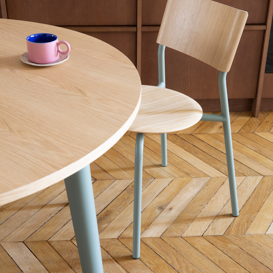 NEW MODERN round table Ø 110cm - eco-certified wood