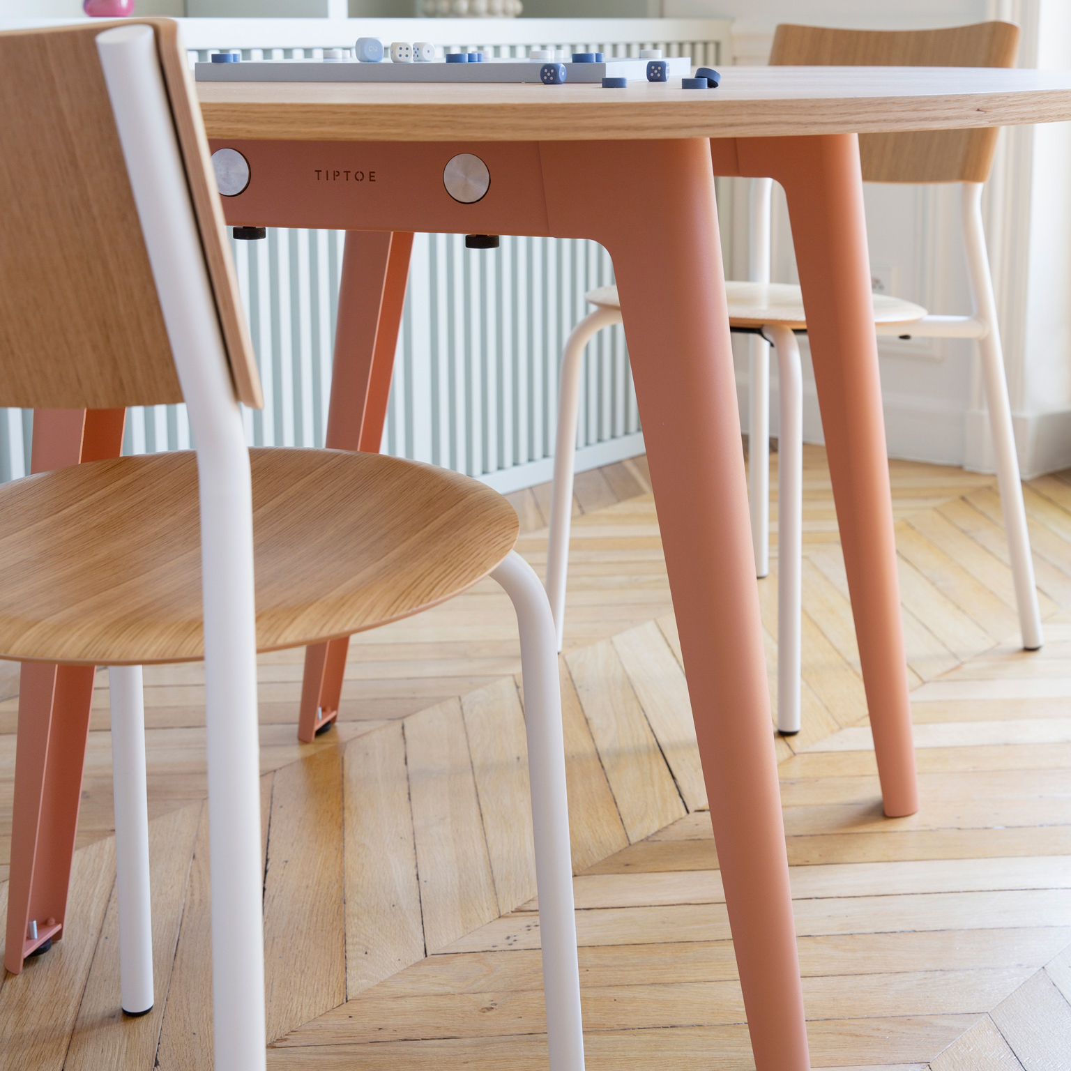 NEW MODERN round table Ø 110cm - eco-certified wood