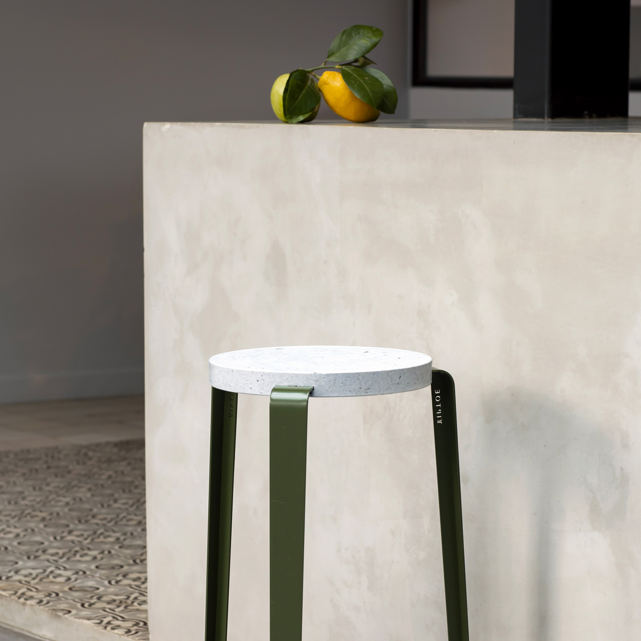 Barhocker LOU - recycelter Kunststoff Venezia - 66cm