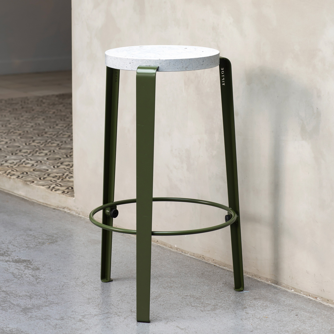 Barhocker LOU - recycelter Kunststoff Venezia - 66cm