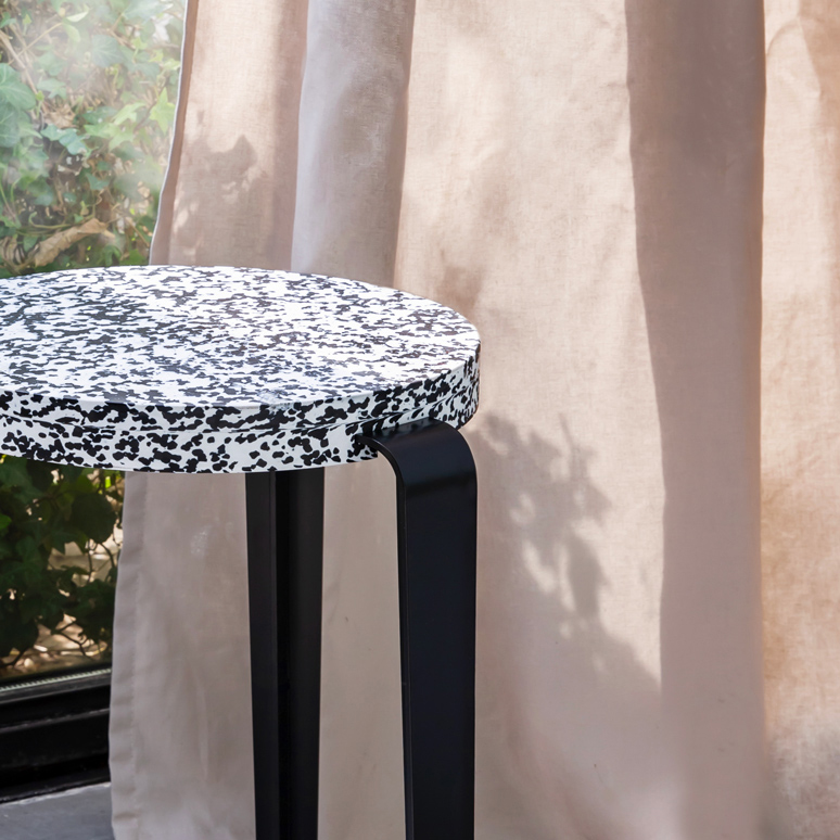 LOU stool - Macchiato recycled plastic