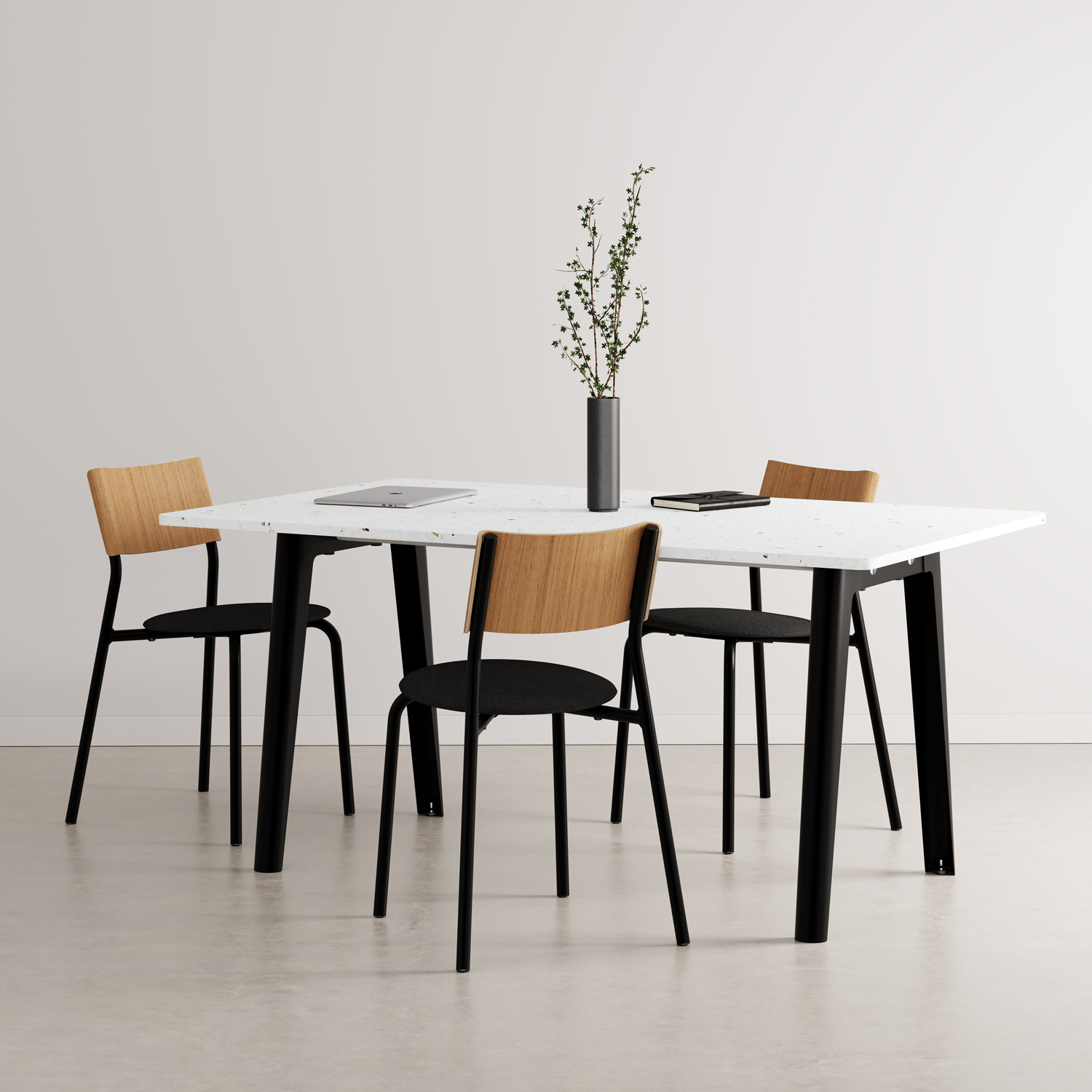 NEW MODERN meeting table – recycled plastic