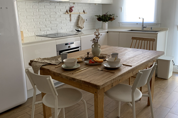 How to design a small kitchen?