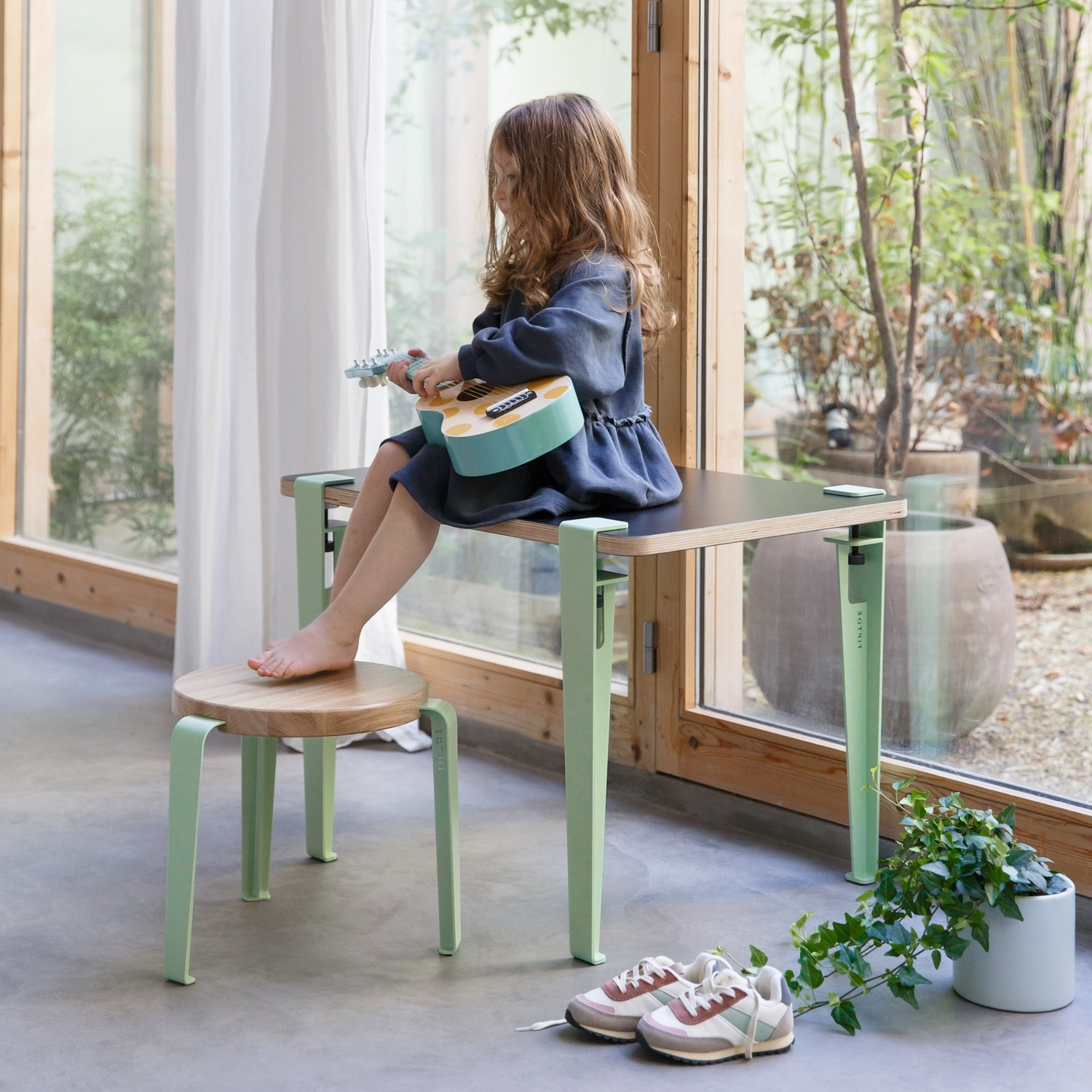 MINI LOU kids stool – eco–certified wood