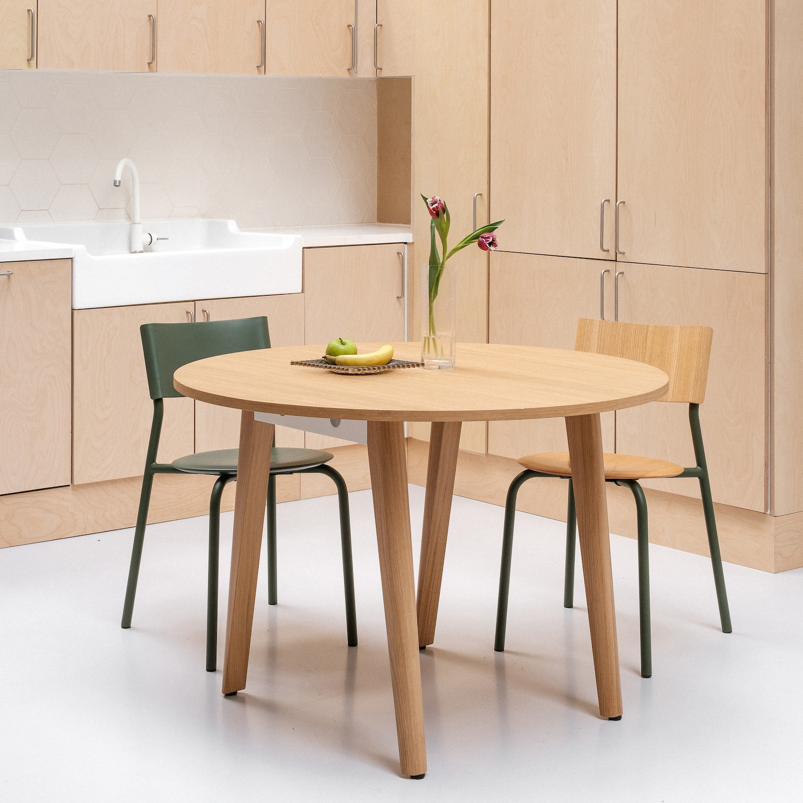 NEW MODERN full wood round table Ø 110cm - eco-certified wood