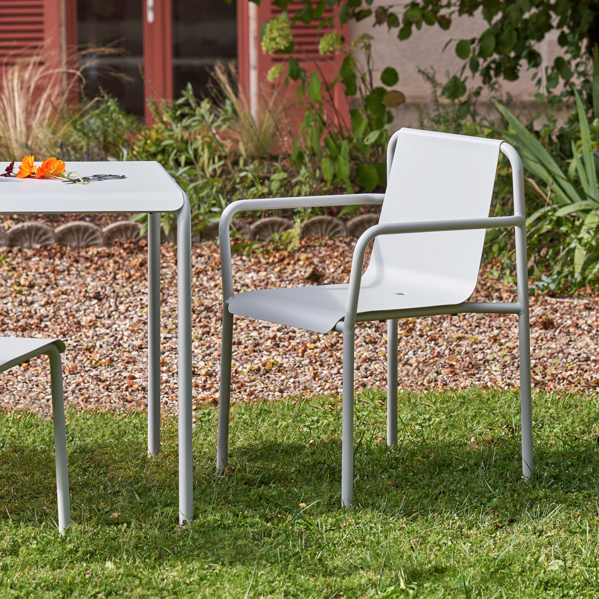 PANORAMA outdoor chair with armrests - powder-coated steel