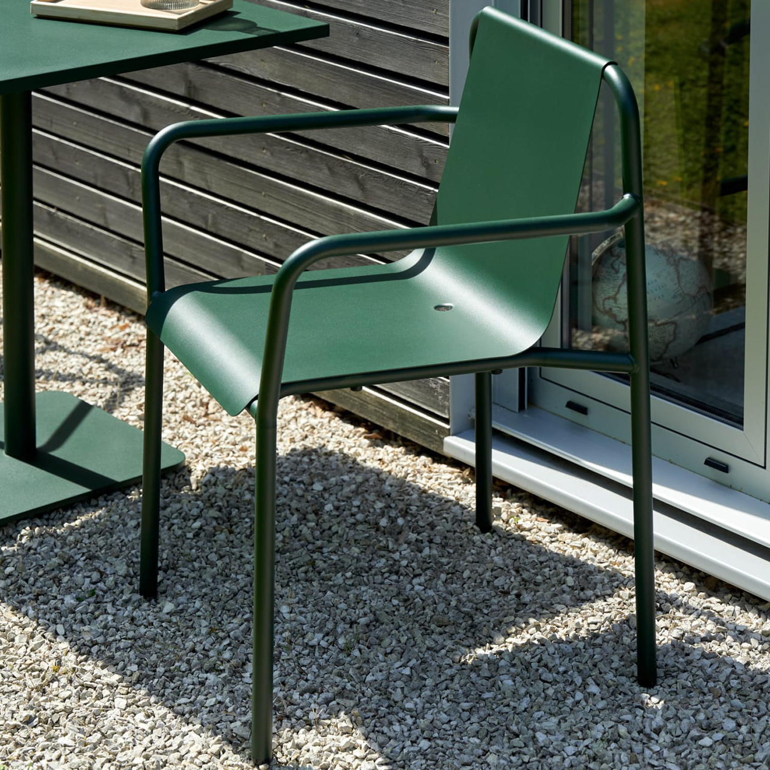 Gartenstuhl mit Armlehnen PANORAMA - pulverbeschichteter Stahl