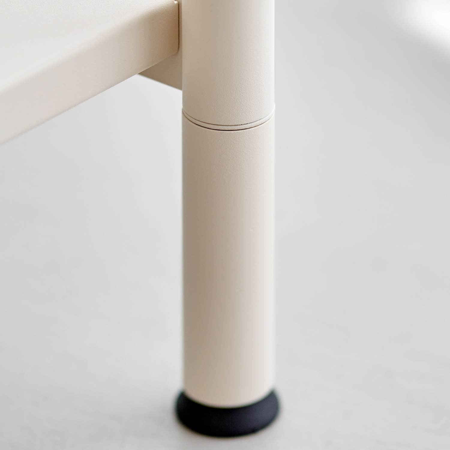 UNIT shelf - H75 to 85 x W164cm - powder-coated steel
