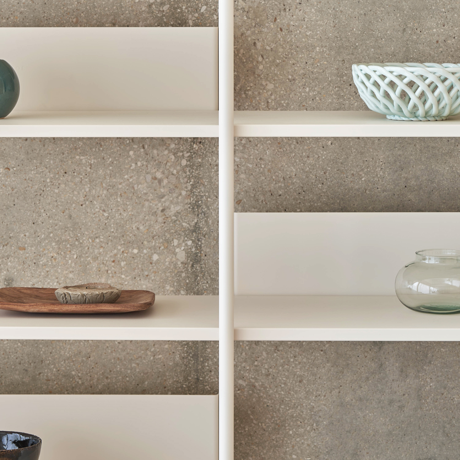 UNIT shelf - H180 to 215 x W244cm - powder-coated steel