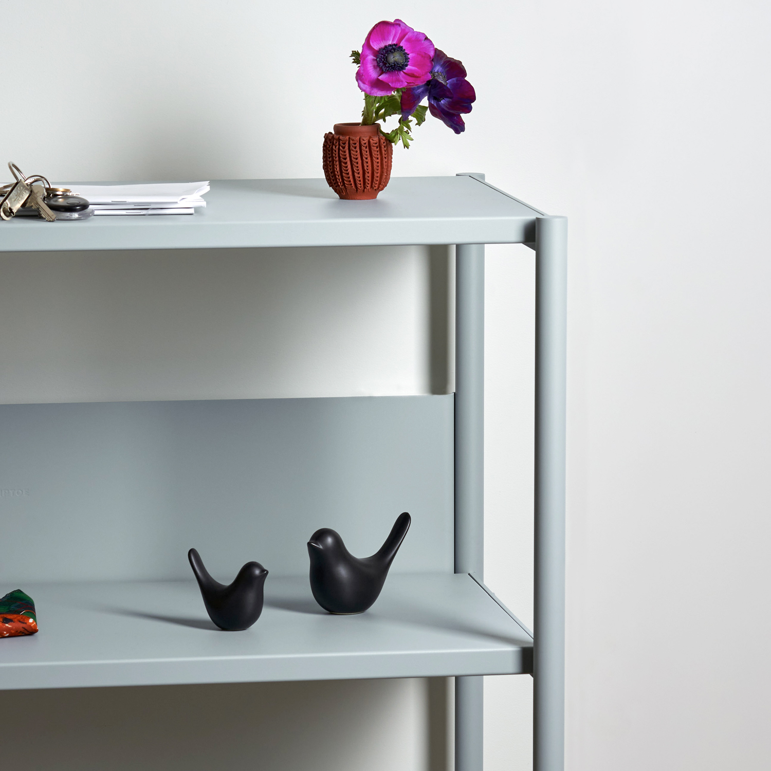 UNIT shelf - H180 to 215 x W244cm - powder-coated steel