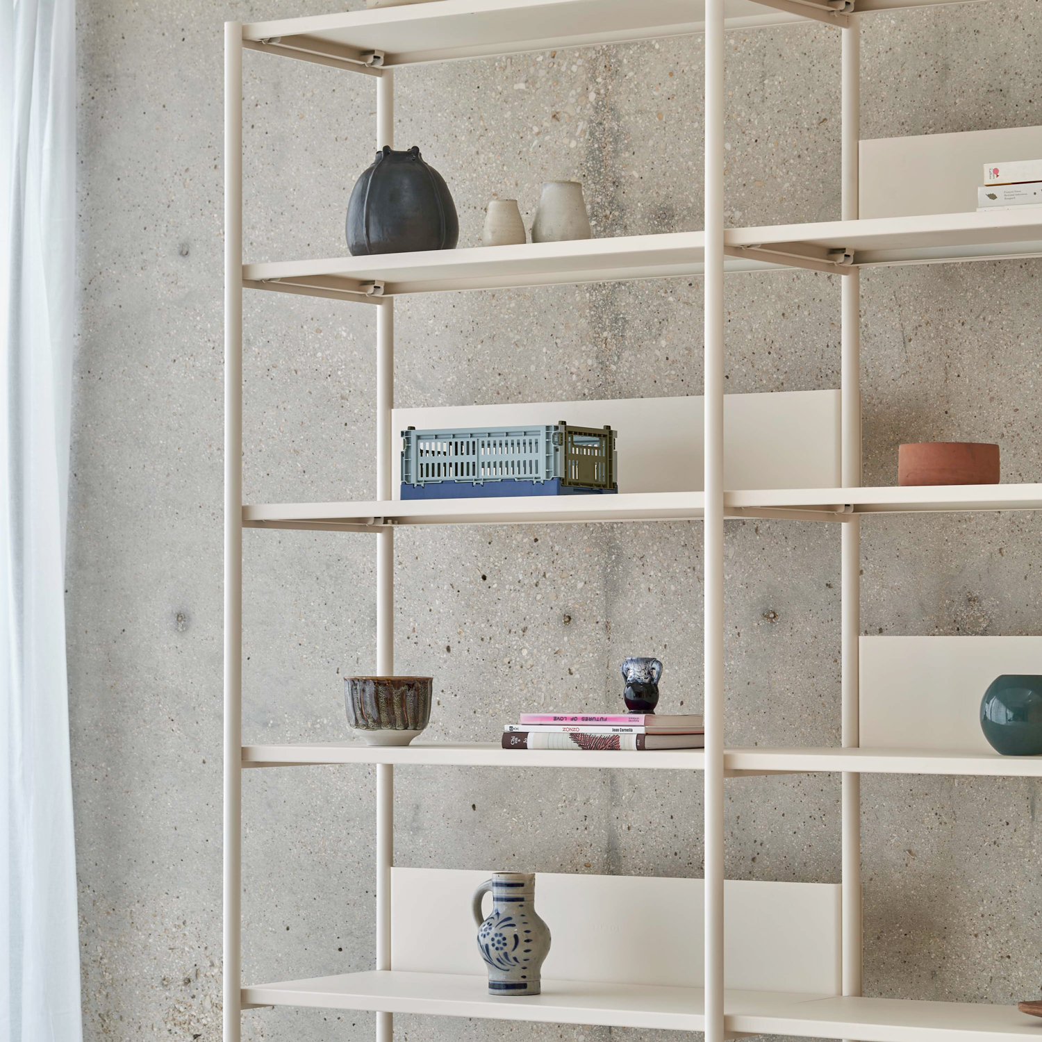 UNIT shelf - H180 to 215 x W244cm - powder-coated steel
