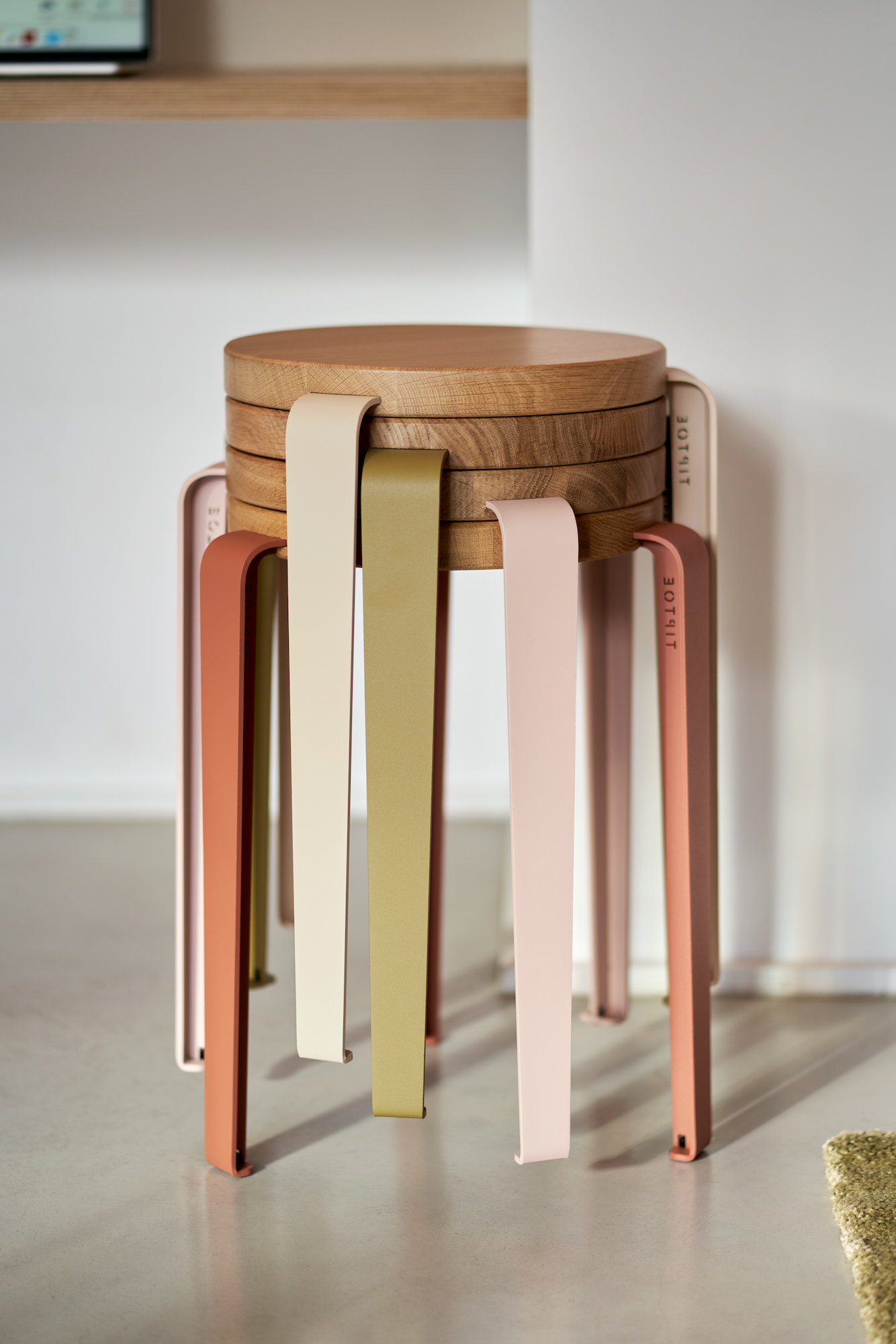 Hocker LOU